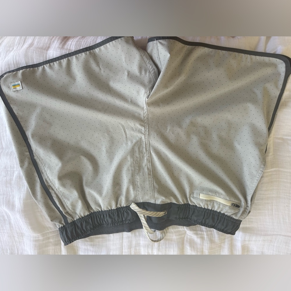 Vuori Gray Athletic Shorts with Black Trim